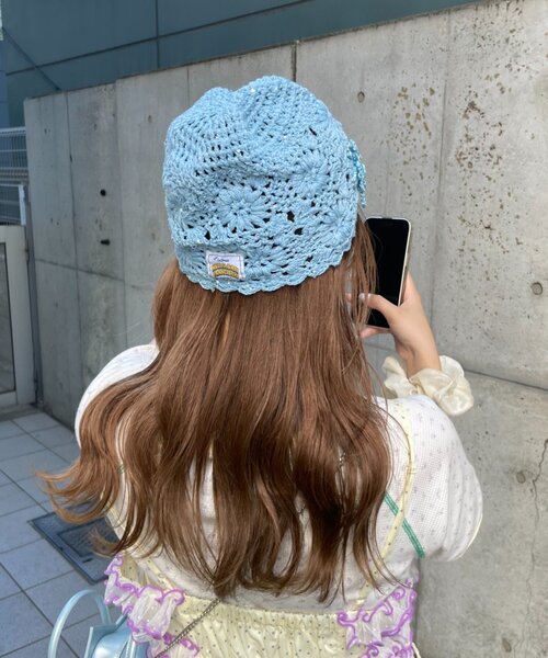 HELLO.SANFRANCISCO(ハローサンフランシスコ)の「【HELLO.SANFRANCISCO】フラワースパンコールクロシェビーニー(ニットキャップ/ビーニー・レディース・ブルー/グリーン・ONE SIZE)」の11枚目の写真