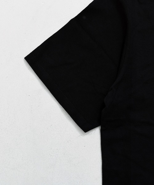 Revo.(レボ)の「ROCK OFF ロックオフ OVERSIZED BOXY HEAVYWEIGHT TEE オフィシャル ライセンス バンドTシャツ / レッチリ / ヴァンヘイレン / スージー&ザ・バンシーズ(Tシャツ/カットソー・メンズ・ブラック系その他3/ブラック系その他/ブラック系その他2・XL/M/L)」の6枚目の写真