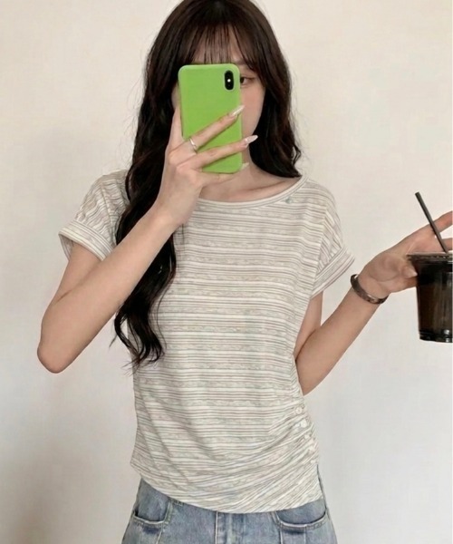 LADY LIKE(レディライク)の「【春夏新作】ウエストギャザー入りロールアップ変形ボーダートップス(Tシャツ/カットソー・レディース・グレー/ダークグレー/アイボリー・M)」の12枚目の写真