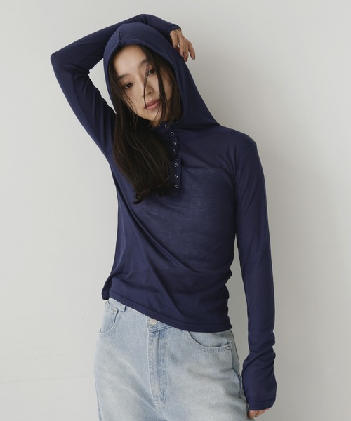 hellam(へラム)の「シアーフライスフーディトップス(Tシャツ/カットソー・レディース・ネイビー/アイボリー/ブラック/杢グレー・FREE)」の10枚目の写真