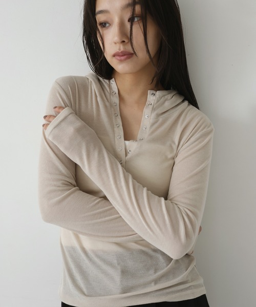 hellam(へラム)の「シアーフライスフーディトップス(Tシャツ/カットソー・レディース・ネイビー/アイボリー/ブラック/杢グレー・FREE)」の6枚目の写真
