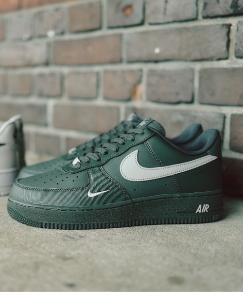 NIKE(ナイキ)の「AIR FORCE 1 '07 IV5732-001(スニーカー・メンズ・ブラック・24.5cm/24.0cm/27.0cm/26.5cm/26.0cm/25.5cm/25.0cm/29.0cm/28.5cm/28.0cm/27.5cm)」の2枚目の写真