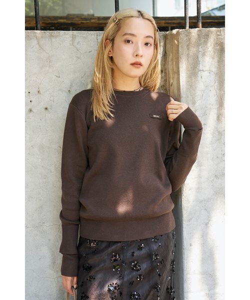 emmi(エミ)の「emmiロゴクルーネックプルオーバー(ニット/セーター・レディース・グレー/ブラウン/ネイビー/ブラック/グリーン・F)」の4枚目の写真