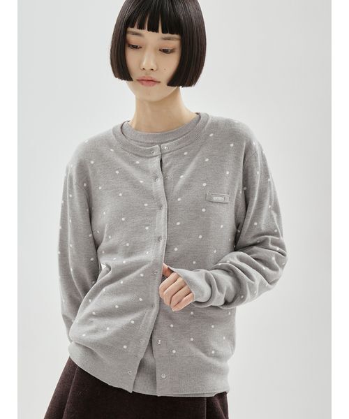 emmi(エミ)の「emmiロゴクルーネックプルオーバー(ニット/セーター・レディース・グレー/ブラウン/ネイビー/ブラック/グリーン・F)」の3枚目の写真