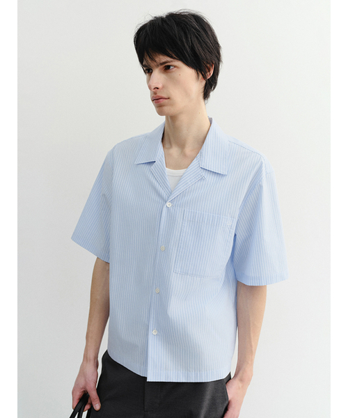 DUNST FOR MEN(ダンストフォーメン)の「CROPPED OPEN COLLARED STRIPED SHIRT_UDSH6B321_SOFT BLUE STRIPE(シャツ/ブラウス・メンズ・ライトブルー・MEDIUM/SMALL)」の2枚目の写真