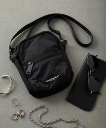 INDISPENSABLE （インディスペンサブル）の「ショルダーバッグ（ショルダーバッグ）」