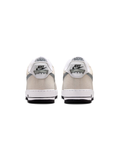 NIKE（ナイキ）の「NIKE/ナイキ ｴｱ ﾌｫｰｽ 1 07 LV8（スニーカー・メンズ・ベージュ・25.5cm/26.5cm/26cm/28.5cm/28cm/27.5cm/25cm/29cm）」の2枚目の写真