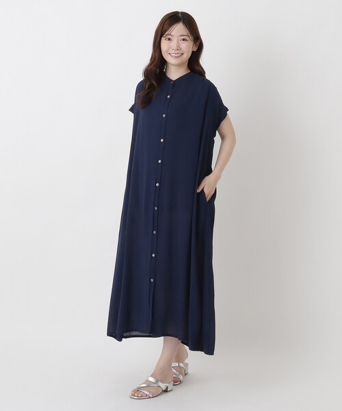 one'sterrace(ワンズテラス)の「リゾート レーヨンクレープ 半袖ワンピース(ワンピース・レディース・ブラック系8/ベージュ系8/ネイビー系5・02)」の3枚目の写真