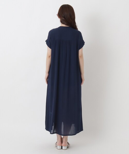 one'sterrace(ワンズテラス)の「リゾート レーヨンクレープ 半袖ワンピース(ワンピース・レディース・ブラック系8/ベージュ系8/ネイビー系5・02)」の15枚目の写真