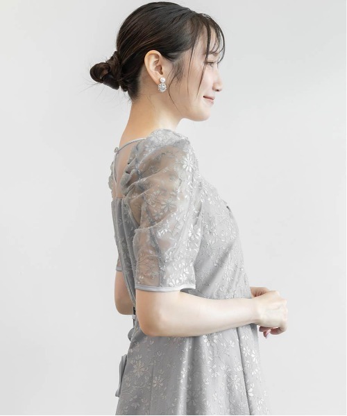 RANDA(ランダ)の「ツイストデザインレースオケージョンワンピース(ワンピース・レディース・ネイビー/ブルー/クリーム・1/0)」の4枚目の写真
