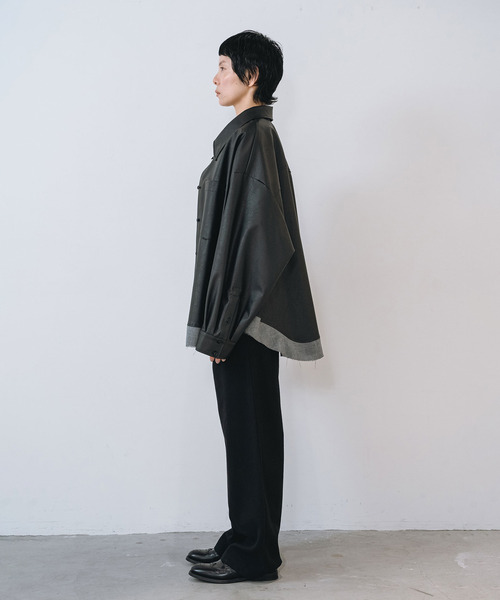 muller of yoshiokubo(ミュラーオブヨシオクボ)の「muller of yoshiokubo ミュラーオブヨシオクボ / SKIN BIG SHIRTS ヴィーガンレザースキンビッグシルエットシャツ / MLF26205(シャツ/ブラウス・レディース・ブラウン/ブラック・FREE)」の5枚目の写真