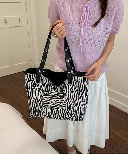 LA VORAGINE(ラ ヴォラジネ)の「2WAYリバーシブル大容量トートバッグ 通勤・通学 シンプル カジュアル チャームなし(トートバッグ・レディース・BROWN/White/Silver/Black・FREE)」の17枚目の写真