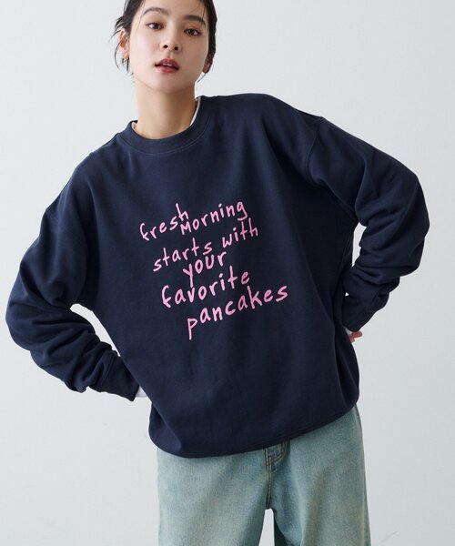 CIAOPANIC TYPY(チャオパニックティピー)の「【ZOZO限定】【UNISEX】フリーハンドメッセージスウェット(スウェット・レディース・グレー/ネイビー/ブラウン/チャコールグレー・LARGE/MEDIUM)」の4枚目の写真