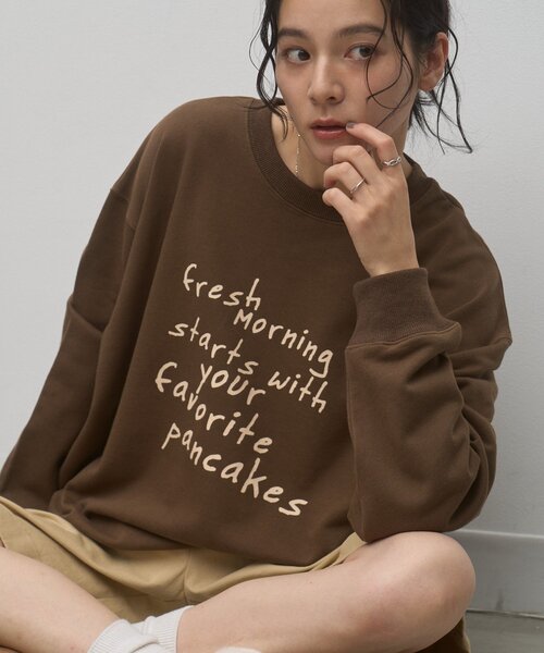 CIAOPANIC TYPY(チャオパニックティピー)の「【ZOZO限定】【UNISEX】フリーハンドメッセージスウェット(スウェット・レディース・グレー/ネイビー/ブラウン/チャコールグレー・LARGE/MEDIUM)」の3枚目の写真
