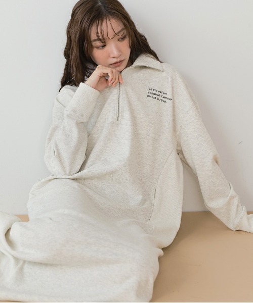 Bab(バブ)の「すっきり見えサイドリブハーフジップロゴ刺しゅうワンピース(ワンピース・レディース・チャコールグレー/ブラック/杢グレー・M)」の3枚目の写真