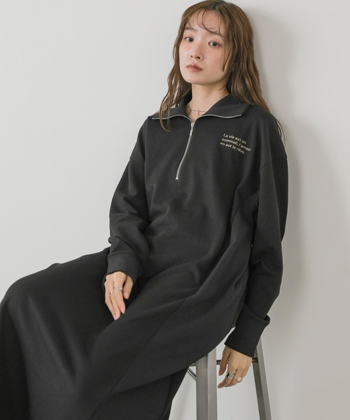Bab(バブ)の「すっきり見えサイドリブハーフジップロゴ刺しゅうワンピース(ワンピース・レディース・チャコールグレー/ブラック/杢グレー・M)」の1枚目の写真
