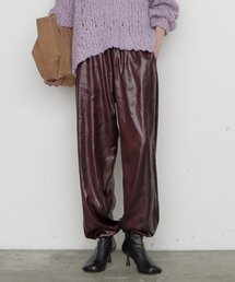 チンツレザーライクパンツ 秋服