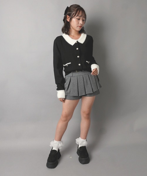 SPINNS(スピンズ)の「バイカラーニットカーディガン/ゴールドボタン/韓国ガーリー(カーディガン/ボレロ・レディース・ブラック×ホワイト/ホワイト×ブラック/ピンク系その他・ONESIZE)」の9枚目の写真