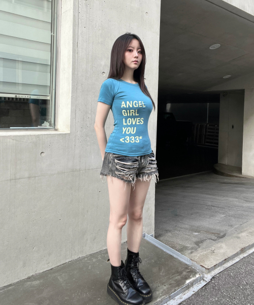 IZROOM（イズルーム）の「エンジェルガール スリムフィット 半袖Tシャツ (ブルー)（Tシャツ/カットソー・レディース・その他・FREE）」の2枚目の写真