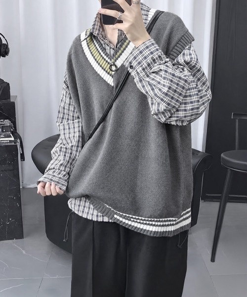 AsaAura(アサオーラ)の「配色ラインVネックニットベストメンズ秋冬(ベスト・メンズ・ホワイト/ブラック/グレー・FREE)」の3枚目の写真