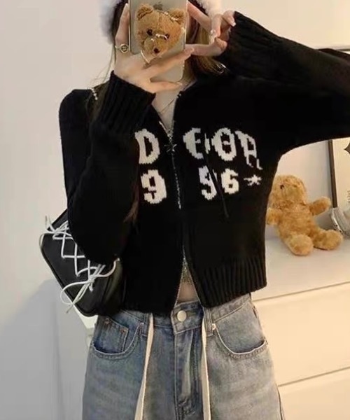 Alvia(アルビア)の「フード付きダブルジップショート丈ニット(ニット/セーター・レディース・ブラウン/ベージュ/ブラック・M)」の10枚目の写真