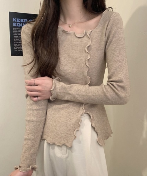 FLINEA(フリネア)の「デザインフリル長袖トップス(Tシャツ/カットソー・レディース・ホワイト/ブラック/モカ/グリーン/ピンク/ベージュ・FREE)」の7枚目の写真