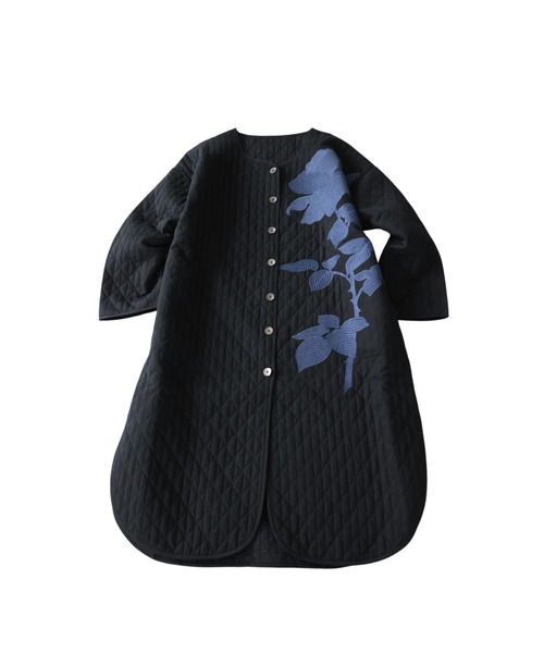 antiqua(アンティカ)の「花柄 刺繍 中綿 キルティングコート(ノーカラージャケット・レディース・ブラック系その他/ブラック系その他2・ONESIZE)」の13枚目の写真