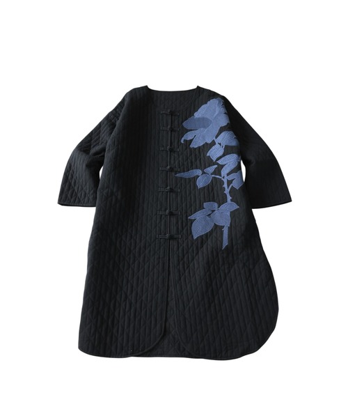 antiqua(アンティカ)の「花柄 刺繍 中綿 キルティングコート(ノーカラージャケット・レディース・ブラック系その他/ブラック系その他2・ONESIZE)」の12枚目の写真