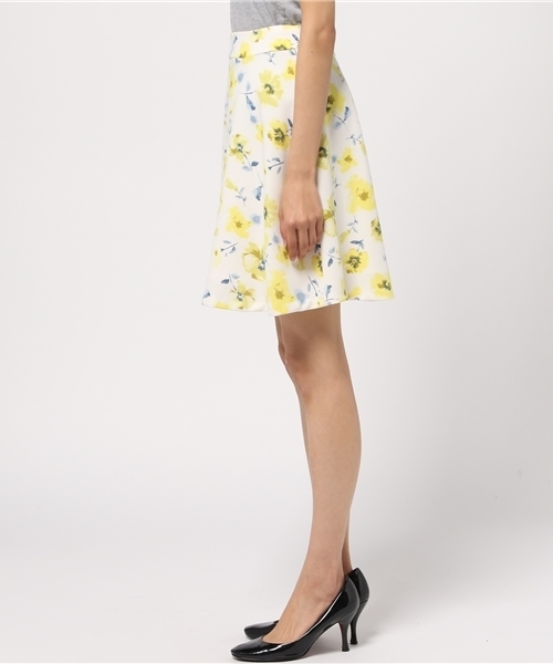 NATURAL BEAUTY BASIC（ナチュラルビューティーベーシック）の「【美人百花 4月号掲載】フラワープリントスカート（スカート・レディース・イエロー・SMALL/X-SMALL/MEDIUM）」の4枚目の写真
