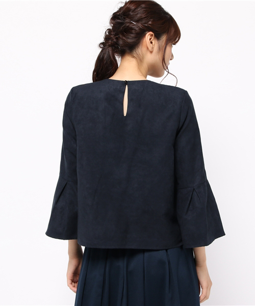 ROPE' PICNIC（ロペピクニック）の「スエードタックフレアスリーブブラウス（シャツ/ブラウス・レディース・グレー/ネイビー/キャメル/ワイン・38）」の7枚目の写真