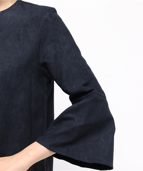 ROPE' PICNIC（ロペピクニック）の「スエードタックフレアスリーブブラウス（シャツ/ブラウス・レディース・グレー/ネイビー/キャメル/ワイン・38）」の13枚目の写真