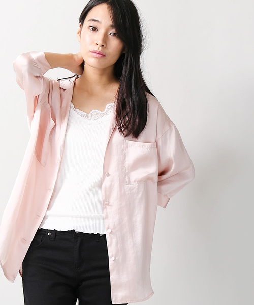 WEGO(ウィゴー)の「WEGO/サテン開襟5分袖シャツ(シャツ/ブラウス・レディース・ホワイト/ライトピンク/レッド系その他4・MEDIUM/LARGE)」の2枚目の写真