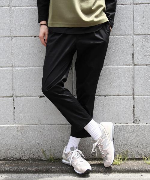 coen(コーエン)の「TC1タックストレッチテーパードイージーアンクルパンツ(その他パンツ・メンズ・ブラック/ダークグレー・LARGE/SMALL/X-LARGE/MEDIUM)」の2枚目の写真