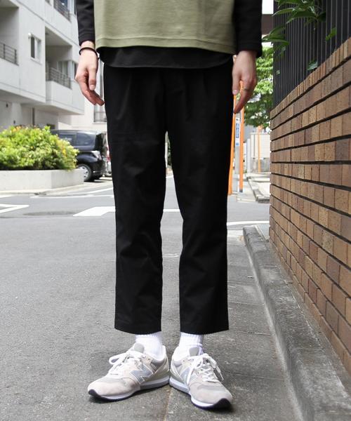coen(コーエン)の「TC1タックストレッチテーパードイージーアンクルパンツ(その他パンツ・メンズ・ブラック/ダークグレー・LARGE/SMALL/X-LARGE/MEDIUM)」の7枚目の写真