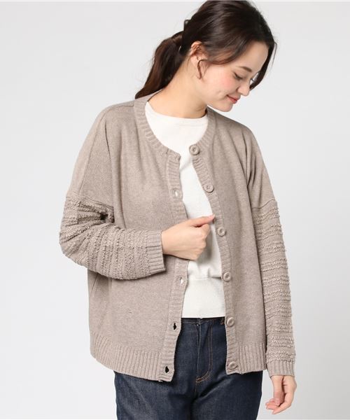 Samansa Mos2(サマンサ モスモス)の「袖ループボーダーニットカーディガン(カーディガン/ボレロ・レディース・ベージュ/ネイビー/グリーン・フリ-)」の2枚目の写真