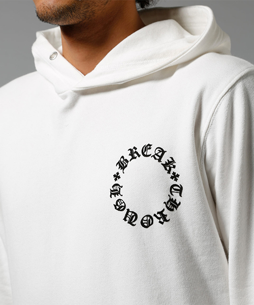 AZUL by moussy（アズールバイマウジー）の「ギャングスター裏起毛パーカー（パーカー・メンズ・ホワイト/ブラック・SMALL/X-LARGE/X-SMALL/LARGE/MEDIUM）」の16枚目の写真