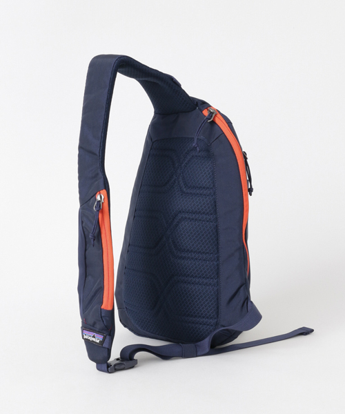 patagonia（パタゴニア）の「patagonia Atom Sling 8L（ボディバッグ/ウエストポーチ・メンズ・ブラック/ブルー系その他・FREE）」の6枚目の写真
