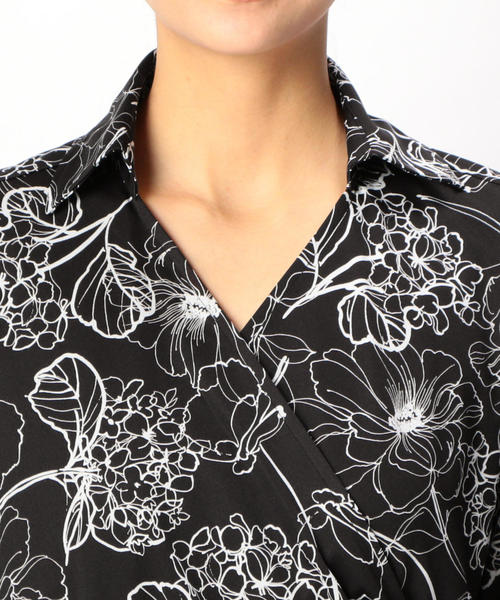 NARACAMICIE（ナラカミーチェ）の「【セットアップ対応】手書きフラワープリントカシュクールシャツ（シャツ/ブラウス・レディース・ホワイト/ブラック・SMALL/MEDIUM/LARGE）」の9枚目の写真