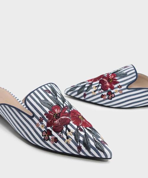 CHARLES & KEITH(チャールズ & キース)の「フローラルエンブロイダードスリッポン / FLORAL EMBROIDERED SLIP ONS(スリッポン・レディース・ホワイト/ブルー・23cm/23.5cm/24.5cm/25cm)」の6枚目の写真