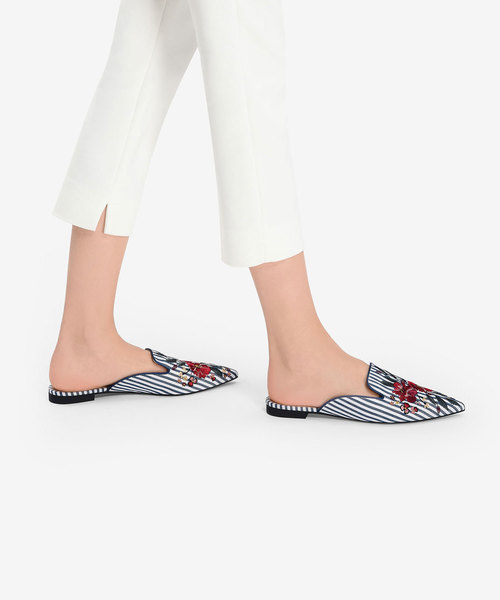 CHARLES & KEITH(チャールズ & キース)の「フローラルエンブロイダードスリッポン / FLORAL EMBROIDERED SLIP ONS(スリッポン・レディース・ホワイト/ブルー・23cm/23.5cm/24.5cm/25cm)」の7枚目の写真