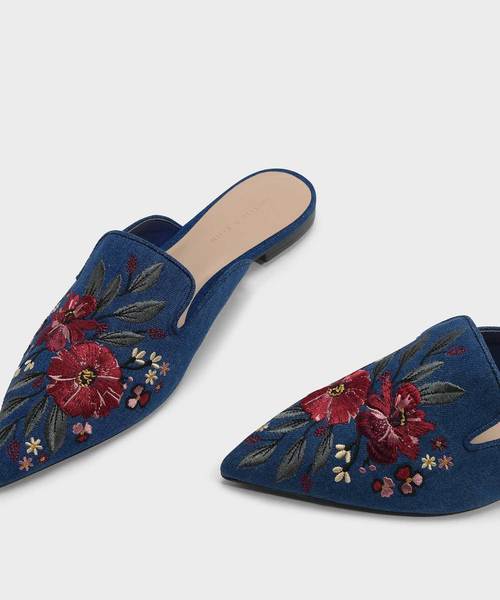 CHARLES & KEITH(チャールズ & キース)の「フローラルエンブロイダードスリッポン / FLORAL EMBROIDERED SLIP ONS(スリッポン・レディース・ホワイト/ブルー・23cm/23.5cm/24.5cm/25cm)」の12枚目の写真