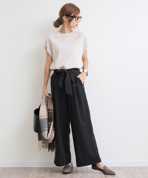 andme（アンドミー）の「フェイクムートンポインテッドモカシンパンプス フラットシューズ（パンプス・レディース・ブラック/ベージュ/キャメル/ブラウン/ネイビー・LL/L/M/S）」の8枚目の写真