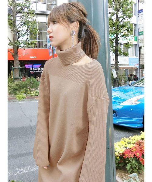 EMODA(エモダ)の「オープンネックミディワンピース(ワンピース・レディース・ブラック/ベージュ/カーキ・FREE)」の17枚目の写真