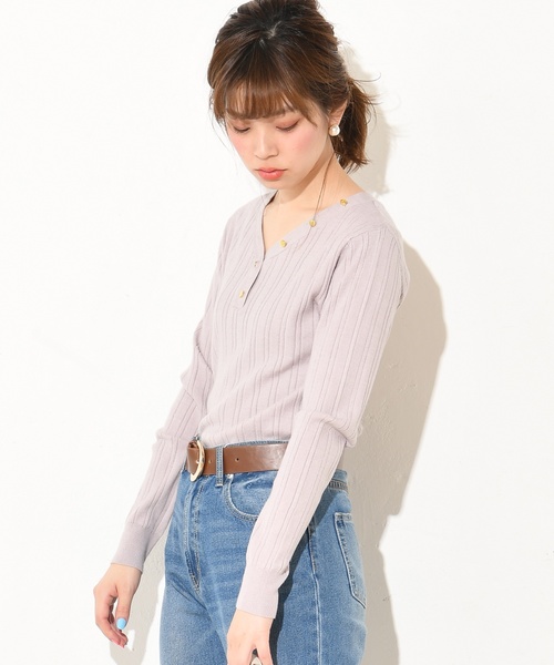 natural couture(ナチュラルクチュール)の「多釦リブニット(ニット/セーター・レディース・アイボリー/ブラック/グレイッシュベージュ・FREE)」の11枚目の写真