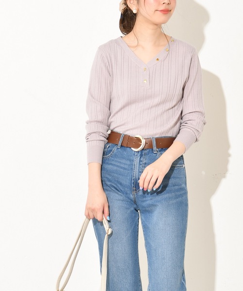 natural couture(ナチュラルクチュール)の「多釦リブニット(ニット/セーター・レディース・アイボリー/ブラック/グレイッシュベージュ・FREE)」の12枚目の写真