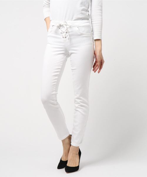 Guess�i�Q�X�j�́uSEXY CURVE LACE-UP DENIM PANT�i�f�j���p���c�j�v�b�z���C�g