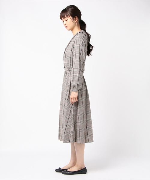 JUGLANS(ユグランス)の「先染めチェック柄 開襟バックリボン 長袖ワンピース(ワンピース・レディース・グリーン/ワインレッド・FREE)」の3枚目の写真