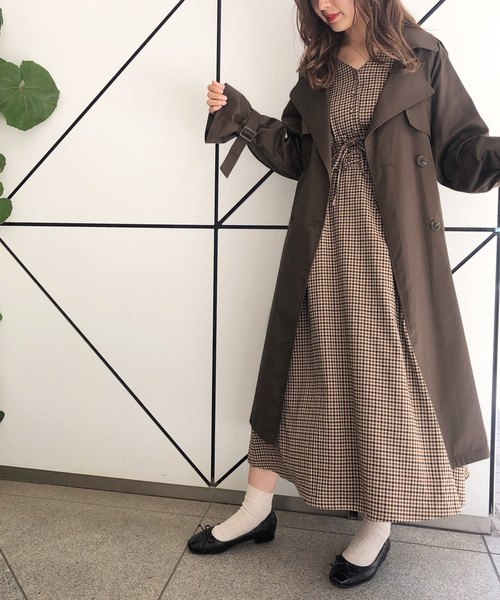 one after another NICE CLAUP（ワンアフターアナザーナイスクラップ）の「【身長別】トレンチコート（トレンチコート・レディース・ブラウン/ベージュ/ピンク・SMALL/MEDIUM/LARGE）」の14枚目の写真