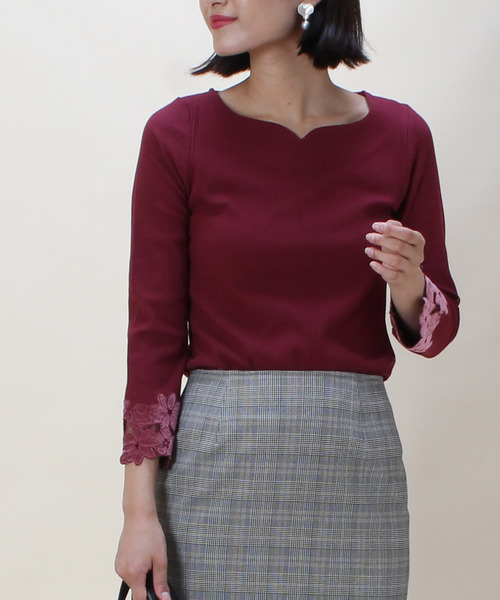TRUDEA(トルディア)の「ハートネック袖刺繍 テレコプルオーバー(ニット/セーター・レディース・ホワイト/ベージュ/ネイビー/ブラウン/ピンク/ワイン・SMALL/MEDIUM/LARGE)」の22枚目の写真