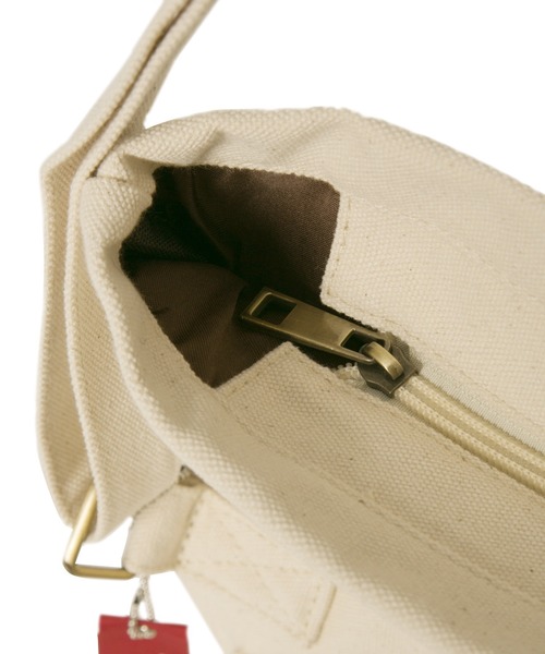 n'ee-ne（ネーネ）の「コットンキャンパス　フラップショルダーバック（ショルダーバッグ・レディース・ブラック/カーキ/アイボリー・FREE）」の12枚目の写真